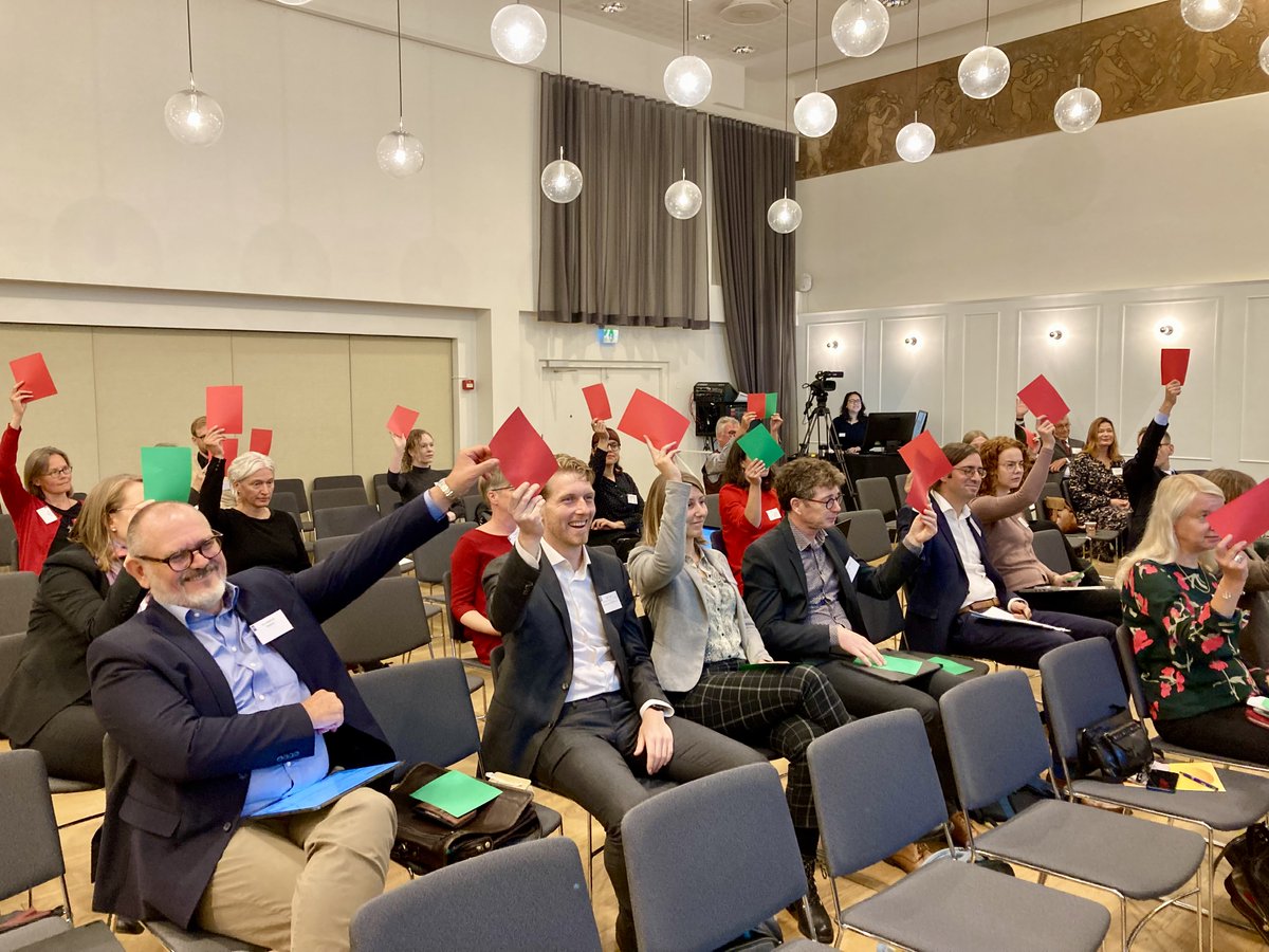 luontopaneeli's tweet image. Assuming that #biodiversity #offsetting will be a part of the #sustainability transition toolbox, should it be voluntary or mandatory? 🤔

#EEAC30 audience voted: 🟩 for voluntary, 🟥 for mandatory.

#CriticalDecade