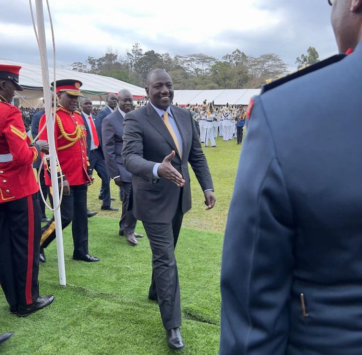 krgthedon's tweet photo. My Boss !!!!!!!!!
Congratulations H E @WilliamsRuto
Kazi ianze sasa, Vijana tujitume ili tujenge taifa letu.
#Bughaa
#OffRadar https://t.co/F9fW5I8etU