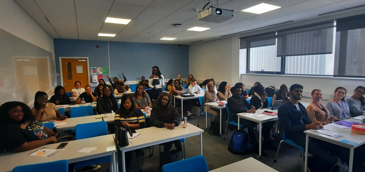 Welcome back to our 2nd year @UHChildrensnur1 students! Best of luck for your second year of the BSc nursing programme at @UniofHerts @UH_HSK