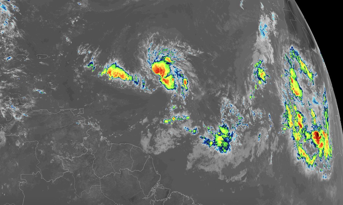RobbyCortes's tweet photo. BREAKING: Se forma en el Atlántico la Depresión Tropical #7, a unas 800 millas al este de las Antillas Menores. Tiene vientos de 35mph y se mueve hacia el oeste a 14 mph. #WatchMode https://t.co/YCPB6REnOa