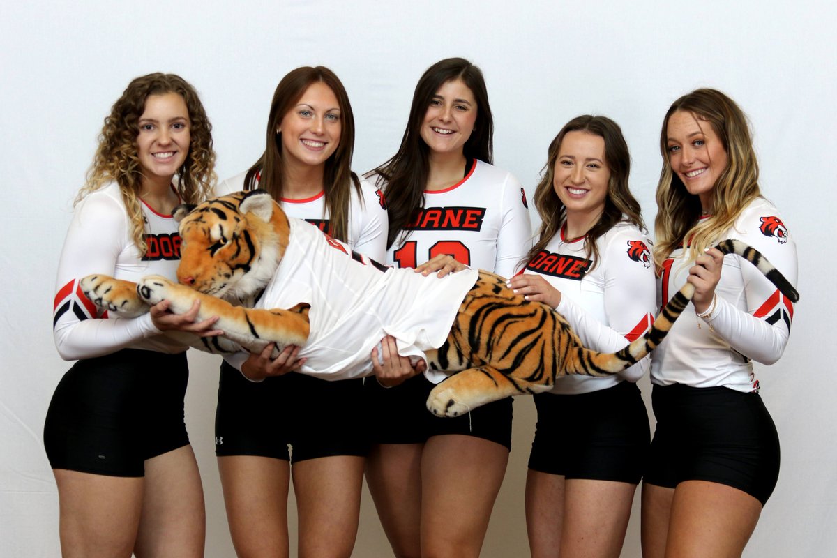 #DoaneVB takes the court tonight against Concordia inside the Haddix Center

🏐 6 PM (JV) / 7:30 PM (Varsity)
💻 youtube.com/user/doaneathl…
📊 doanestats.com