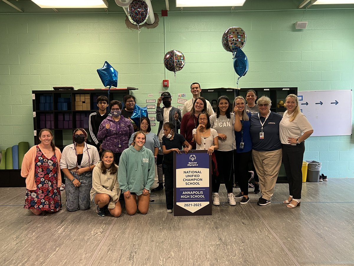 AnnapolisHS Signature CE tweet media