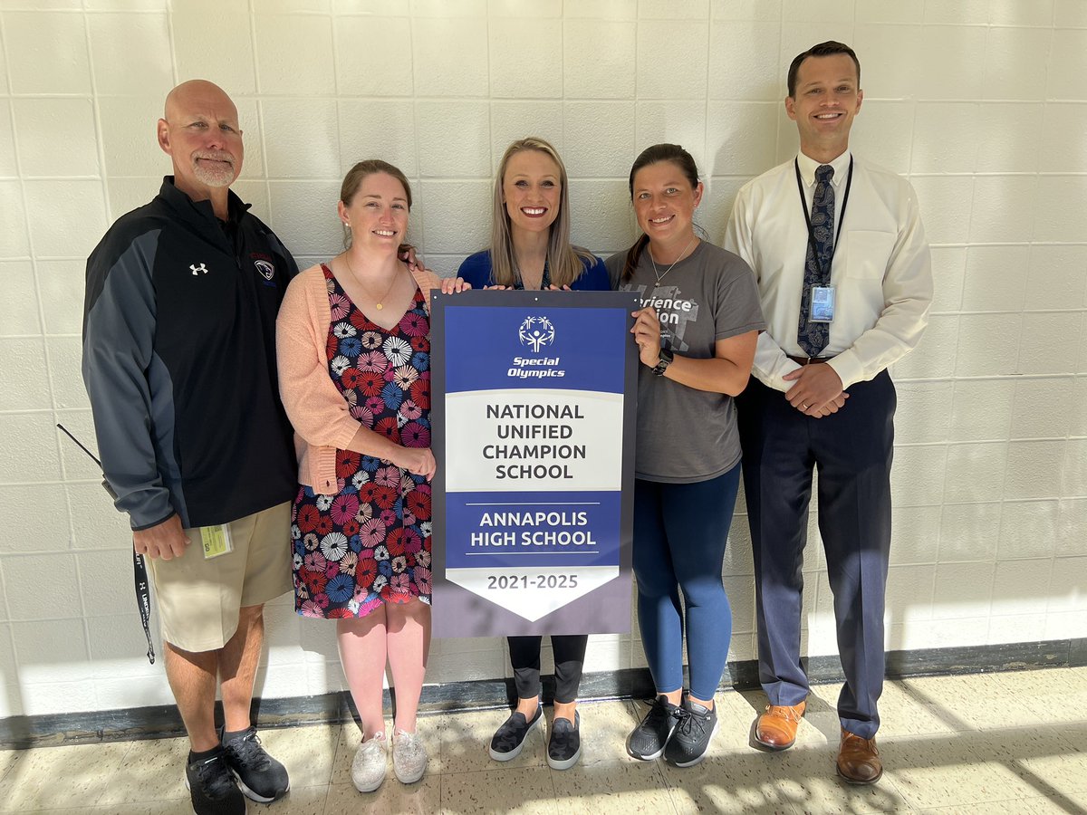 AnnapolisHS Signature CE tweet media