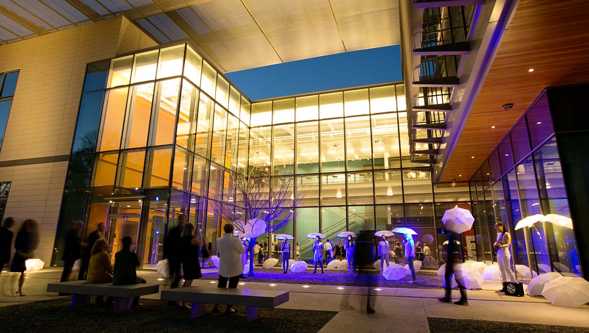 DukeAlumni's tweet photo. Music to our ears: The Benenson Awards in the Arts (@DukeArts) allowed Jess Chen ‘20 to pursue two transformative summers of artistic study – experiences that have made a lasting impact on her career path post-graduation. 

➡️ https://t.co/TV74kqKh4a 

#DukeImpact https://t.co/z12BuFQwoj