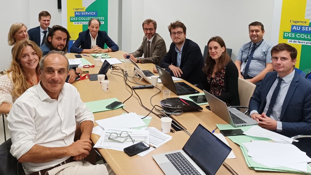 Officiel🎉1ère AG de lancement du Groupement d'intérêt public <a href="/frtierslieux/">FranceTiersLieux</a>. L'Association nationale des tiers-lieux en est membre fondatrice avec 4 ministères et l'<a href="/ANCTerritoires/">Agence nationale de la cohésion des territoires</a>. Le GIP assurera la co-construction de politiques pérennes au plus près des besoins des #TiersLieux