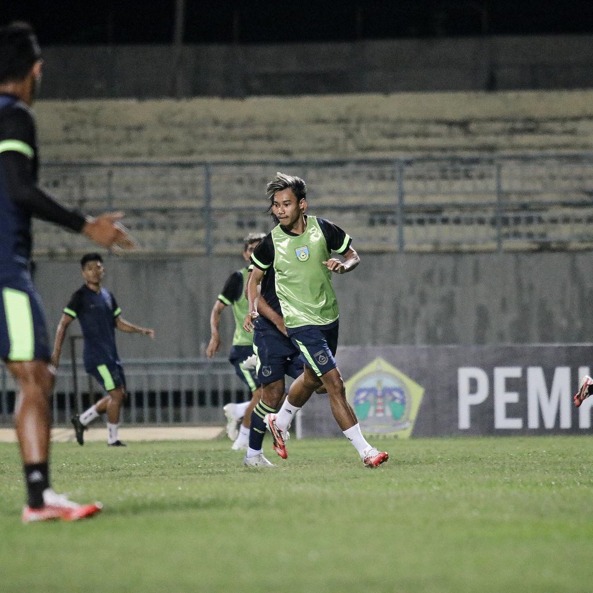 Gresik United 2005 tweet media