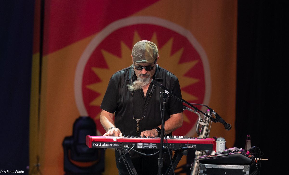 Los Lobos tweet media
