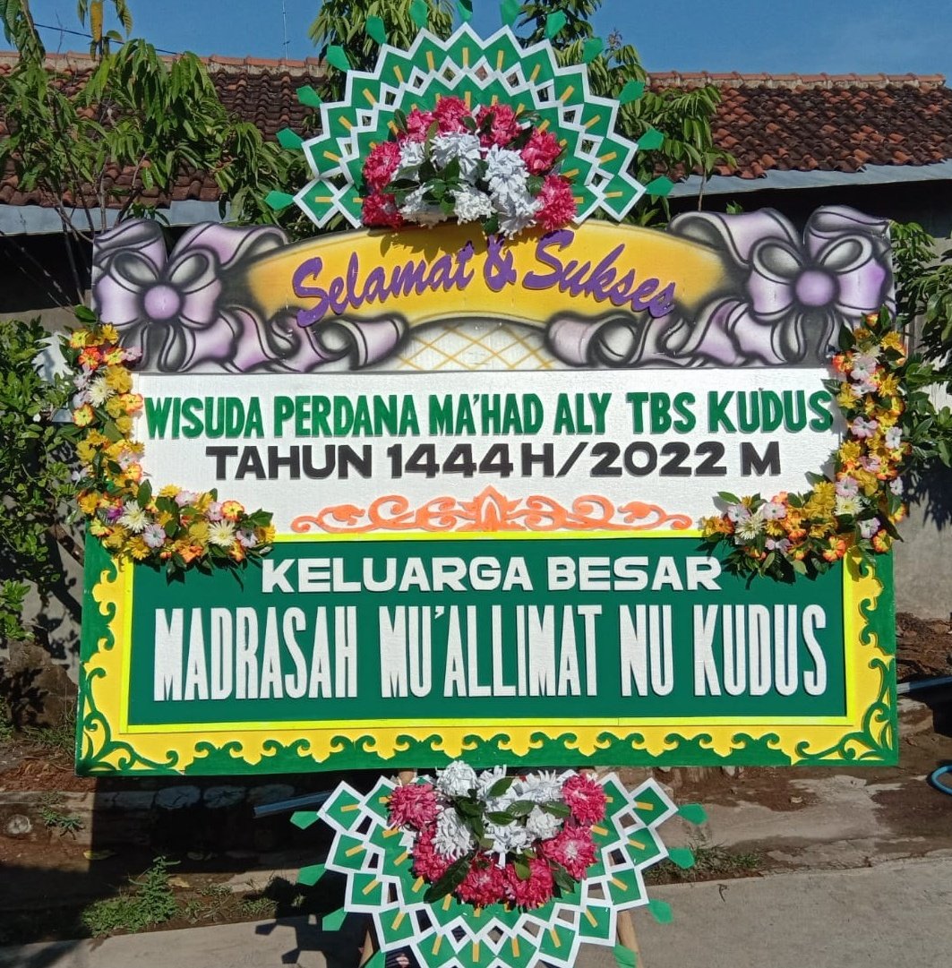 Sh0lihuddin's tweet photo. dari TBS ini,  telah lahir banyak tokoh Falak.
"Mbah Tur (KH Turaichan Adjhuri), dg Almanak Menaranya, berasal dari TBS. Di TBS sini, diajarkan scra detail hal ikhwal Ilmu Falak,
@nu_online @ayomondok @nujateng @SekitarKudus @hmj_ilmufalak @PendisKemenag #MahadAlyTBS https://t.co/GaYb6TrYZ0