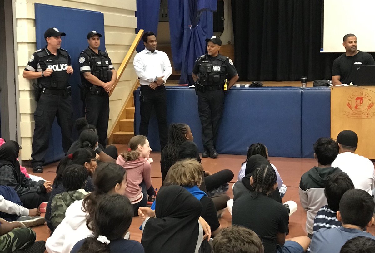 Tecumseh_sr's tweet photo. Some excellent discussions on Neighborhood Safety with our Community Partners! ⁦@tdsb⁩ @ghumanho2 https://t.co/y18MbFjYYz