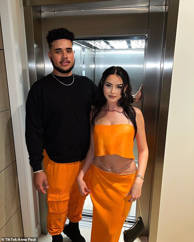 hotgosipnewz's tweet photo. I Told Him Not To Propose To Me Please Australia's Top TikTok Star Anna Paul Revealed
#IToldHimNotToProposeToMePlease #AustraliaTopTikTok #StarAnnaPaul #Revealed #annapaul #boyfriend #GlenThomson #wedding #sensation
https://t.co/YLYNFjD8hN https://t.co/OxEz23QrID