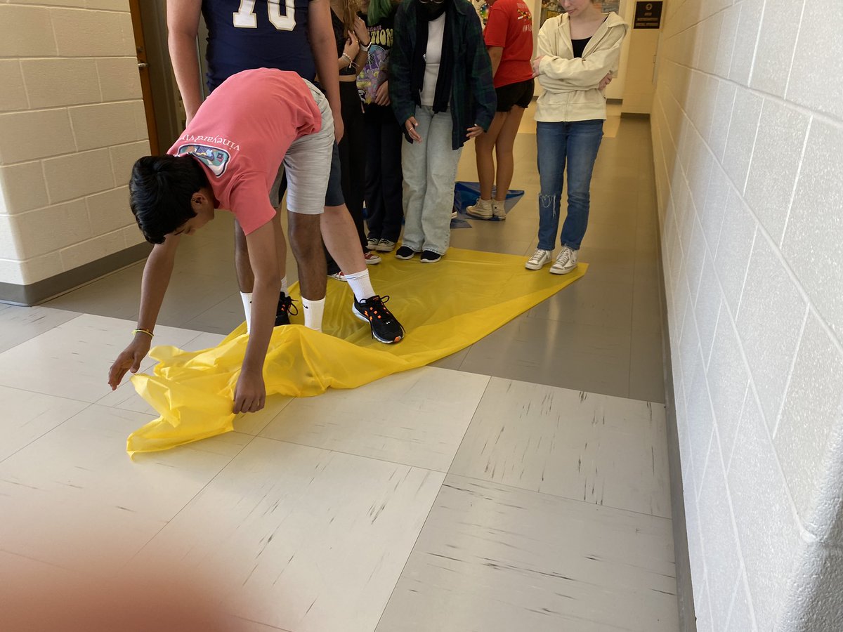 SPHSisBILSig's tweet photo. Leadership 1 students construct viable arguments, offer solutions and  consider different plans in a ‘Flip the Boat’ activity! #3MathPractice listening and Teamwork prove valuable! https://t.co/KM0p3BeefN