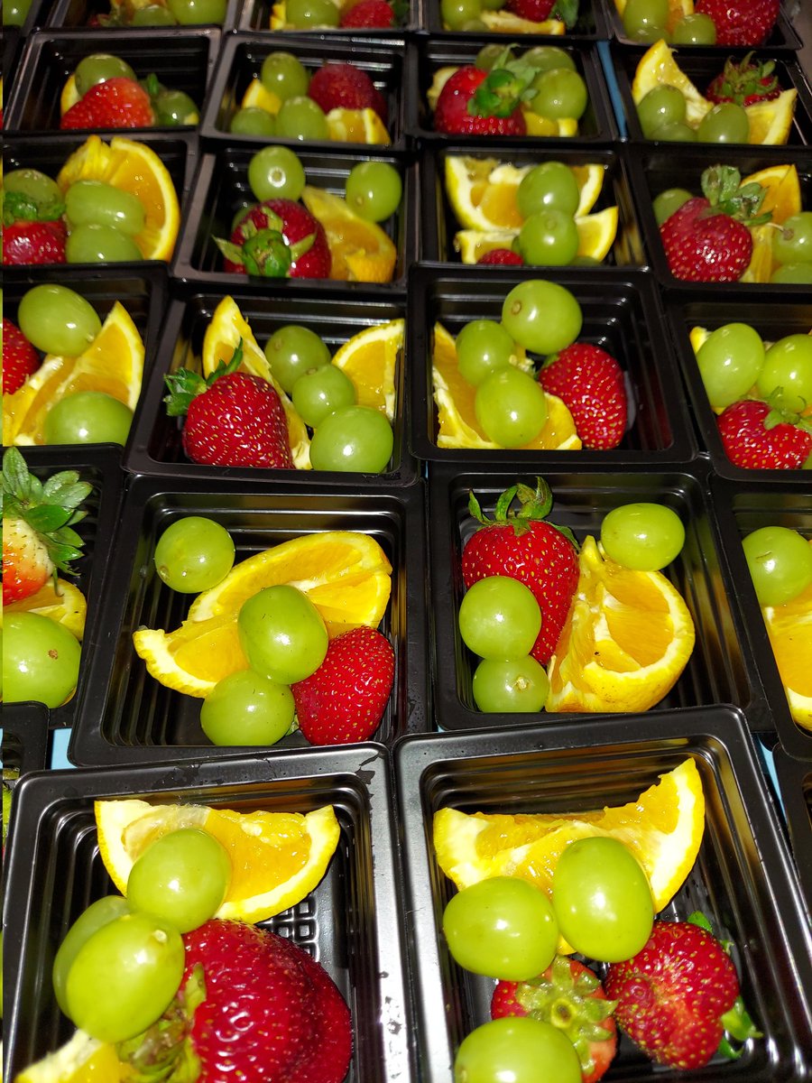 Come to DES cafeteria and get your fresh Fruits and Vegetables!! <a href="/dadeconutrition/">Dade Co Nutrition</a> <a href="/DadeElementary/">Dade Elementary</a>