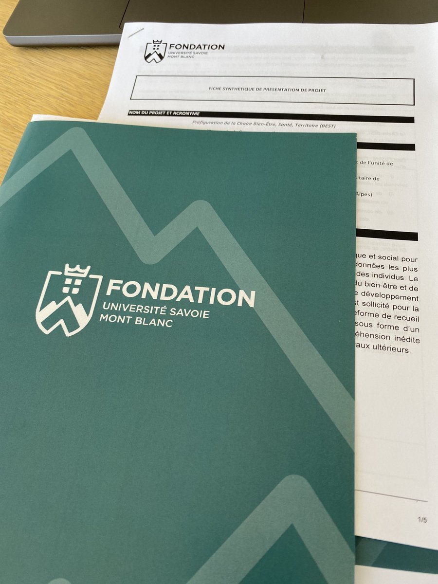 Arno_Carre's tweet photo. On poursuit les actions de préfiguration de la Chaire BEST -Bien Être Santé Territoire- au service de la recherche et de l’innovation en bien-être et santé mentale des individus et des collectifs. 
Merci à la Fondation, à l’université et aux futurs mécènes. Rejoignez nous. https://t.co/ioX51CtxeI