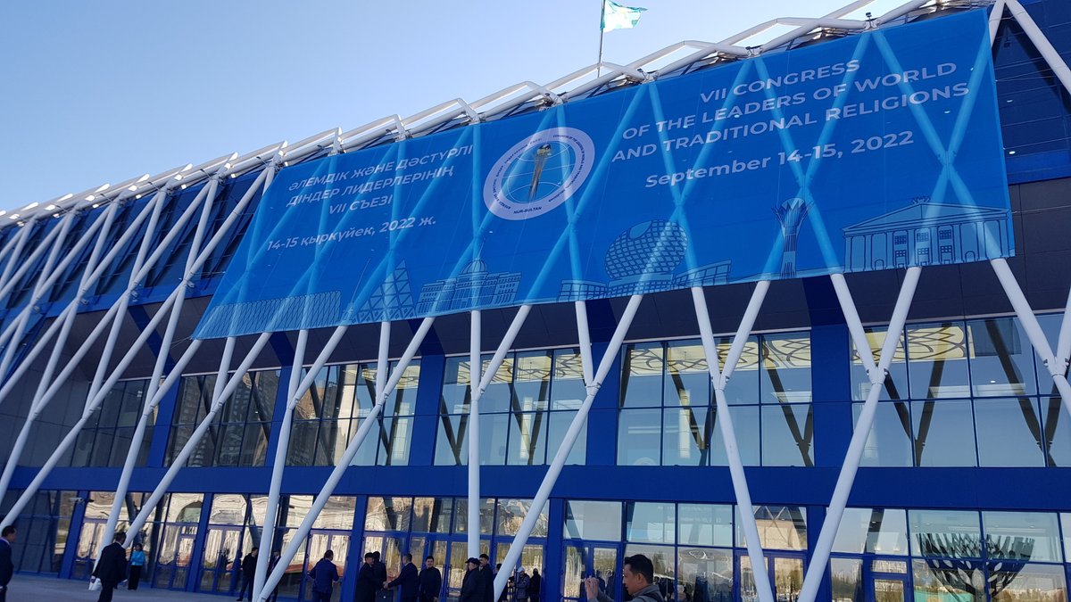 Participé en inauguración del VII Congreso de Líderes de Religiones Mundiales y Tradicionales, que contó con la presencia de Su Santidad el Papa Francisco y otros importantes líderes religiosos del mundo. Siempre es grato compartir con la embajadora de Vietnam, Pham Thai Nhu Mai.