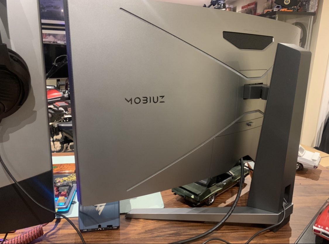 تويتر \ BenQ MOBIUZ Gaming North America (MobiuzGaming@)