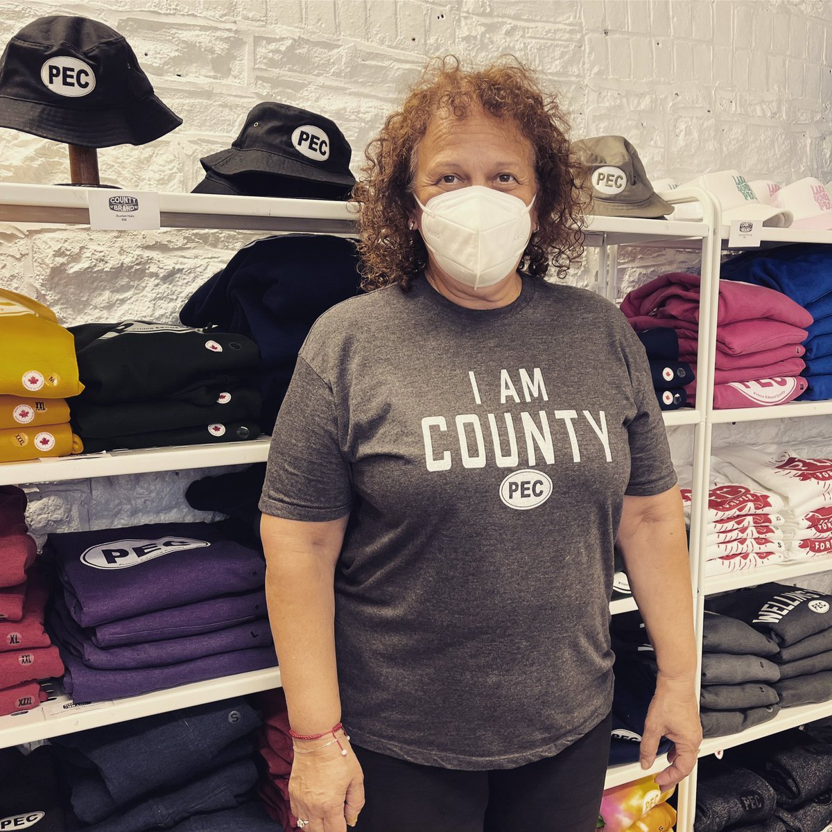 countytshirts's tweet photo. Itβs still T-Shirt weather! Pick up your new favourite tee today! Open online and everyday in Picton!
.
.
.
#iamcounty #countyup #princeedwardcounty #countytshirts #pictonontario #visitthecounty https://t.co/jpnmO55OLG
