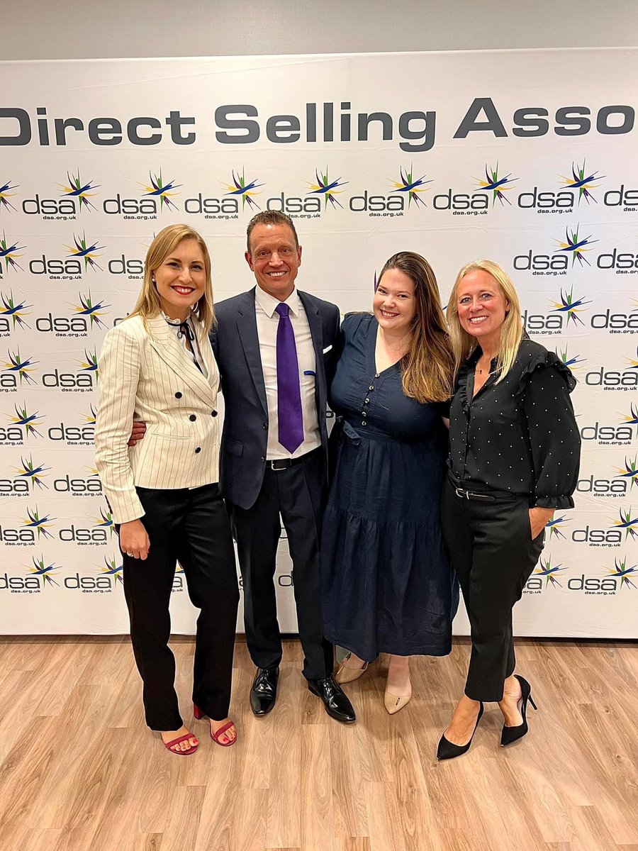 simonbowlerSB's tweet photo. Spending the day at the UK Direct Selling Association with these superstars representing The Juice Plus+ Company #dsauk #directselling https://t.co/wNGK4Ryykr
