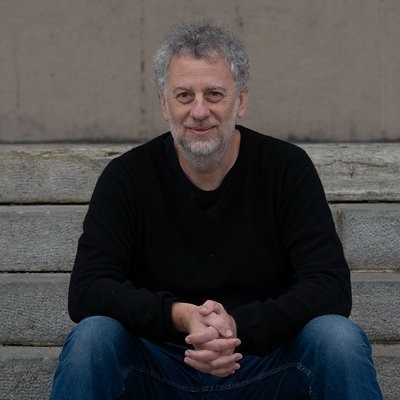 #ENELAIRE <a href="/ClavellinoM/">Marcos Clavellino 🇦🇷</a> 
🔈"El grueso de la nueva derecha son jóvenes, varones y blancos": el sociólogo Daniel Feierstein  publicó un extenso hilo en Twitter en el que analiza las cuatro "transformaciones sociales" que derivaron en el atentado a Cristina Fernández de Kirchner.