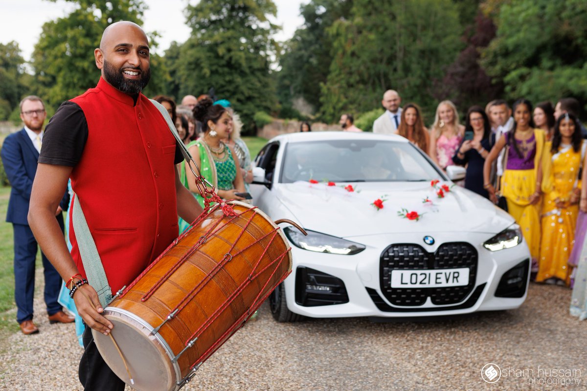 XclusiveServs's tweet photo. Our Dhol Player Mitesh ready to make some noise for the groom entrance!!! 📸 by @Shamhussain #xclusiveservices #dholplayer #groomentrance @XclusiveServs https://t.co/cGl8lvtxFo