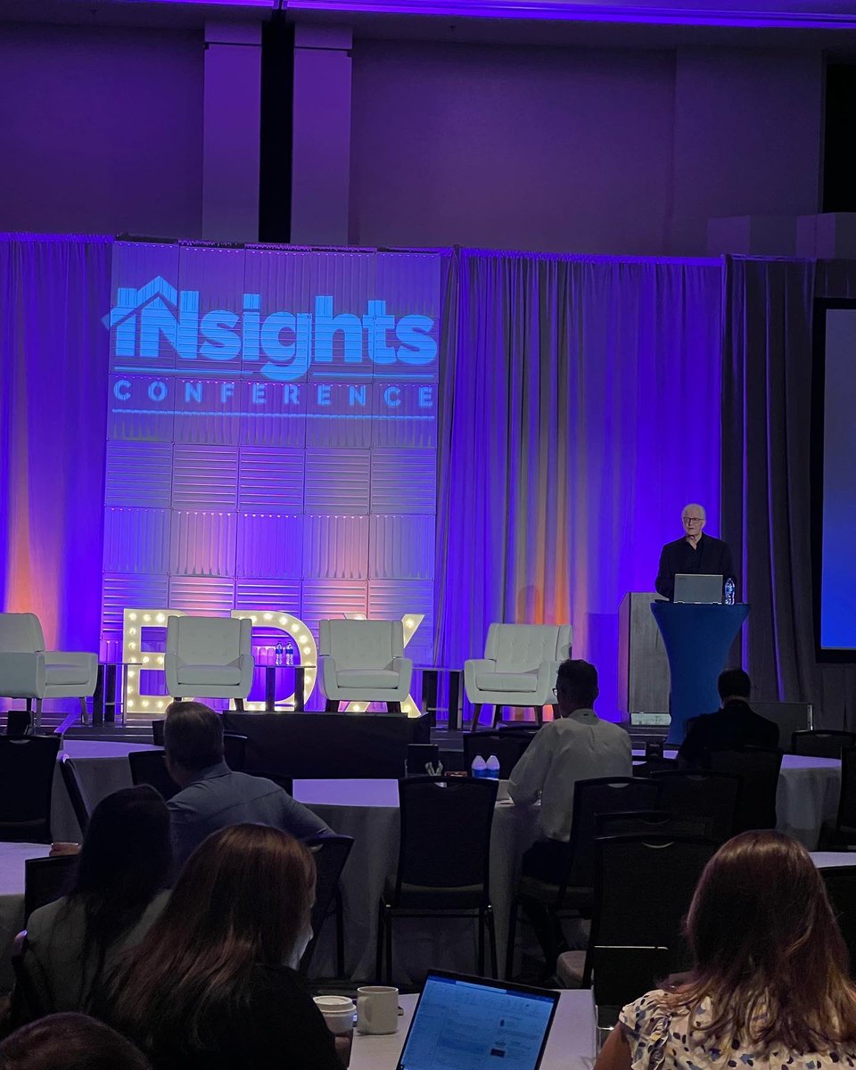 THE_BDX's tweet photo. Mike Peterson with Visionary Design Marketing kicked off the day with his unique perspective on how biophilia and good design, such as fractals, improve health.

#biophilia #designtrends #newhomeinterior #science #health #BDXsummit #INsights2022 https://t.co/DJRLFUQTwi