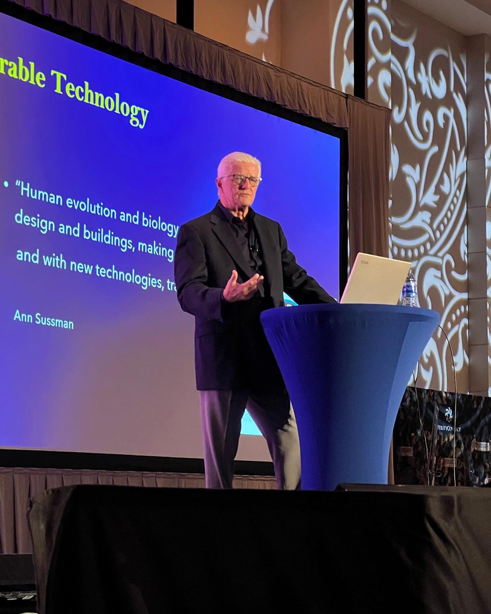 THE_BDX's tweet photo. Mike Peterson with Visionary Design Marketing kicked off the day with his unique perspective on how biophilia and good design, such as fractals, improve health.

#biophilia #designtrends #newhomeinterior #science #health #BDXsummit #INsights2022 https://t.co/DJRLFUQTwi