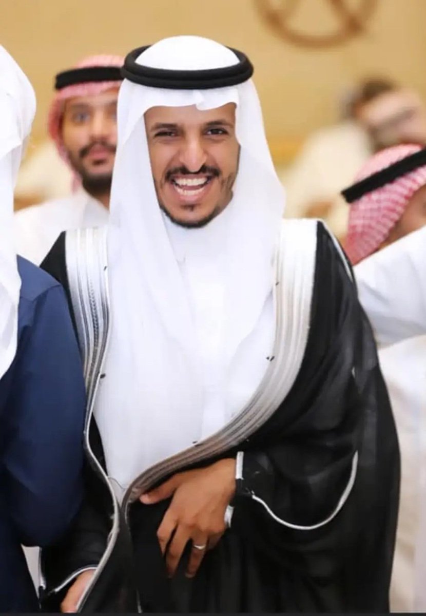 تبارك الله ما شاء الله .
الابن علي عبدالعزيز الجحدلي في يوم زفافه اسعد الله به والديه واسعدنا به ..🌹🌹🌹