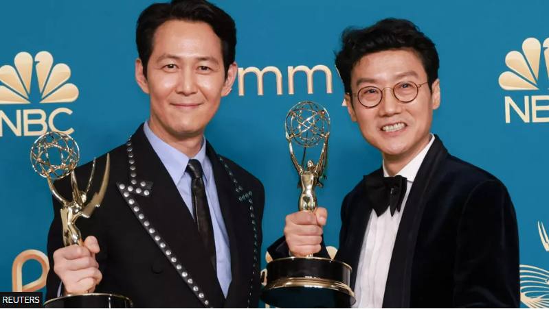 Check out my interview w/ @bbc5live about @squidgame, Lee Jung-jae's & Hwang Dong-hyuk's historic wins at the #Emmys, & the rise of #kdramas (interview starts at the 55:16 mark). Thanks again to @ryan_dobney for the opportunity! bbc.co.uk/sounds/play/m0… #SquidGame #Emmys2022