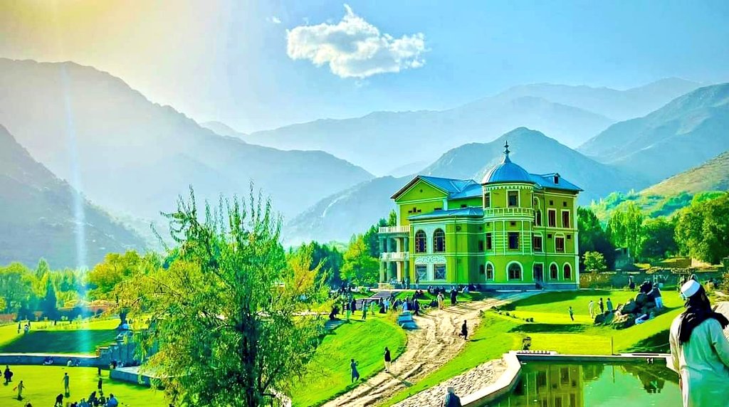 Afghanistan_5's tweet photo. Royal palaces in Paghman valley Kabul.

📸 Faryad Hotak https://t.co/uhEzFrUfkP