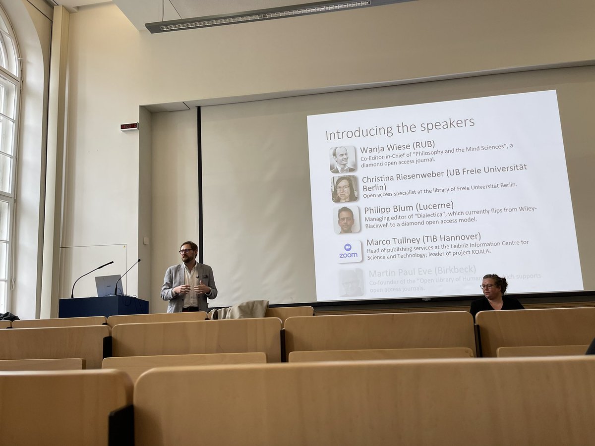 Ali_Yx's tweet photo. A nice panel discussion on #openaccess in philosophy organised by @SBenjaminFink and @wawiese #GAP11 https://t.co/ag4GRSTUK8