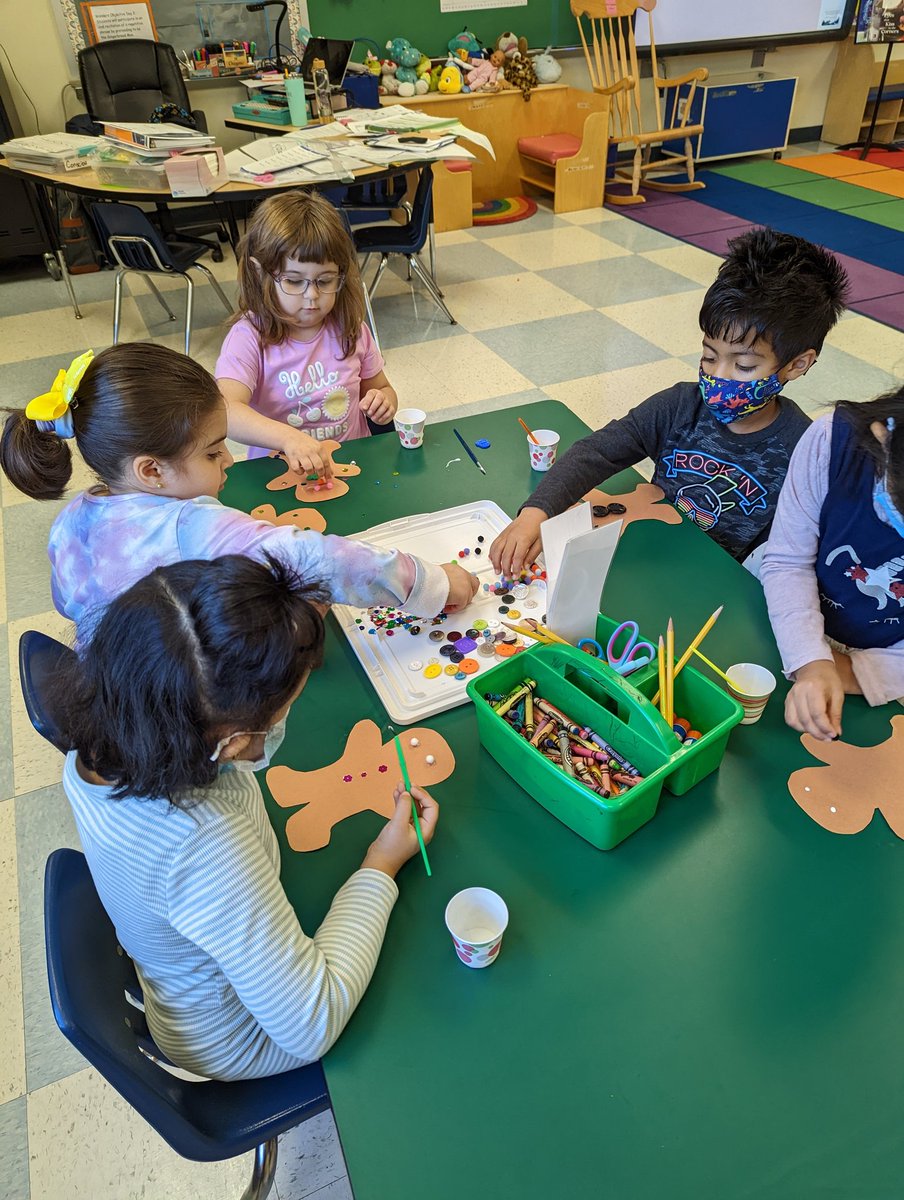 nontoxicjen's tweet photo. Run, run, run as fast as you can! 
Our kindergarteners are making gingerbread men! 
#johnnycakejoy https://t.co/3vltn30hwj