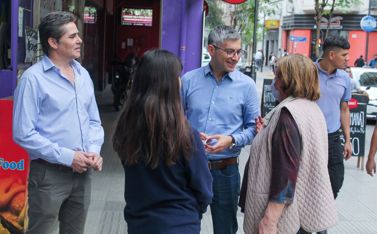 Jota_Canelada's tweet photo. Los vecinos que queremos vivir mejor en San Miguel de Tucumán somos mayoría. Con @pauloternavasio visitamos a decenas de tucumanos laburantes, que ponen el hombro todos los días, que aspiran a un cambio de fondo, que no pierden las esperanzas. https://t.co/VUq3hcPiod