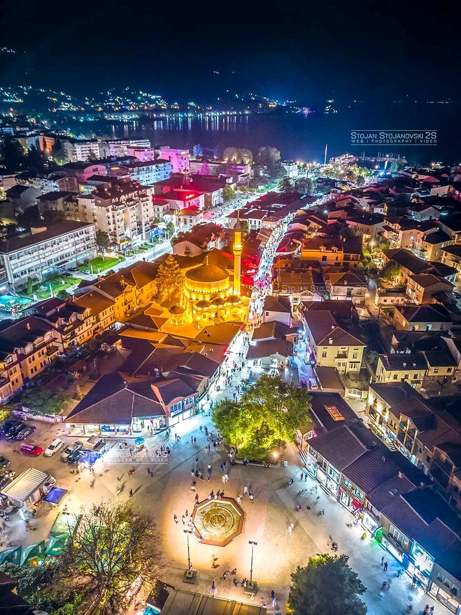 Исламабад ноќна панорама.
Со поглед на езерото.
Охридско.
❤️
