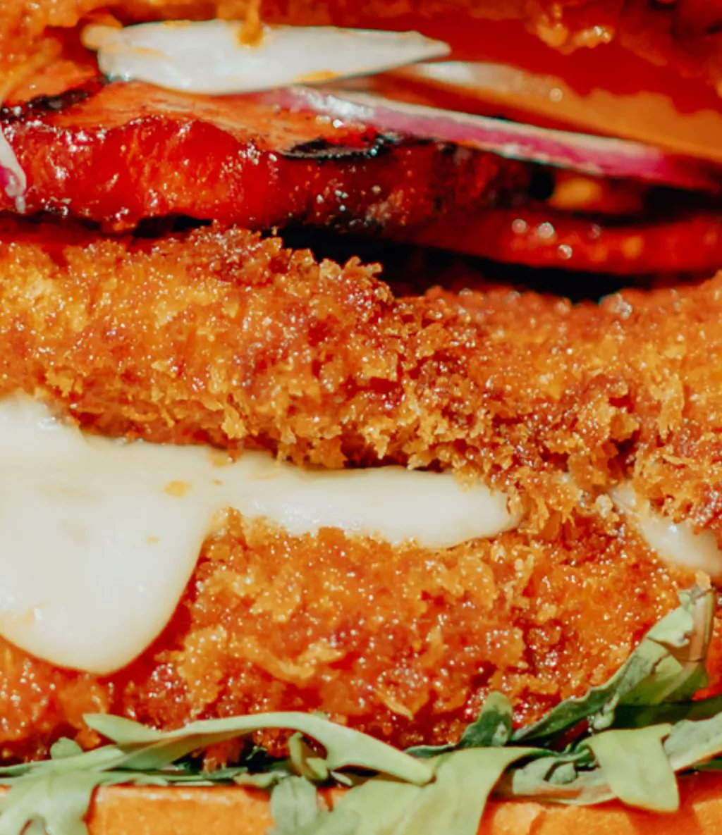 🍔 Up close and personal with our fried chicken Italian 🍔