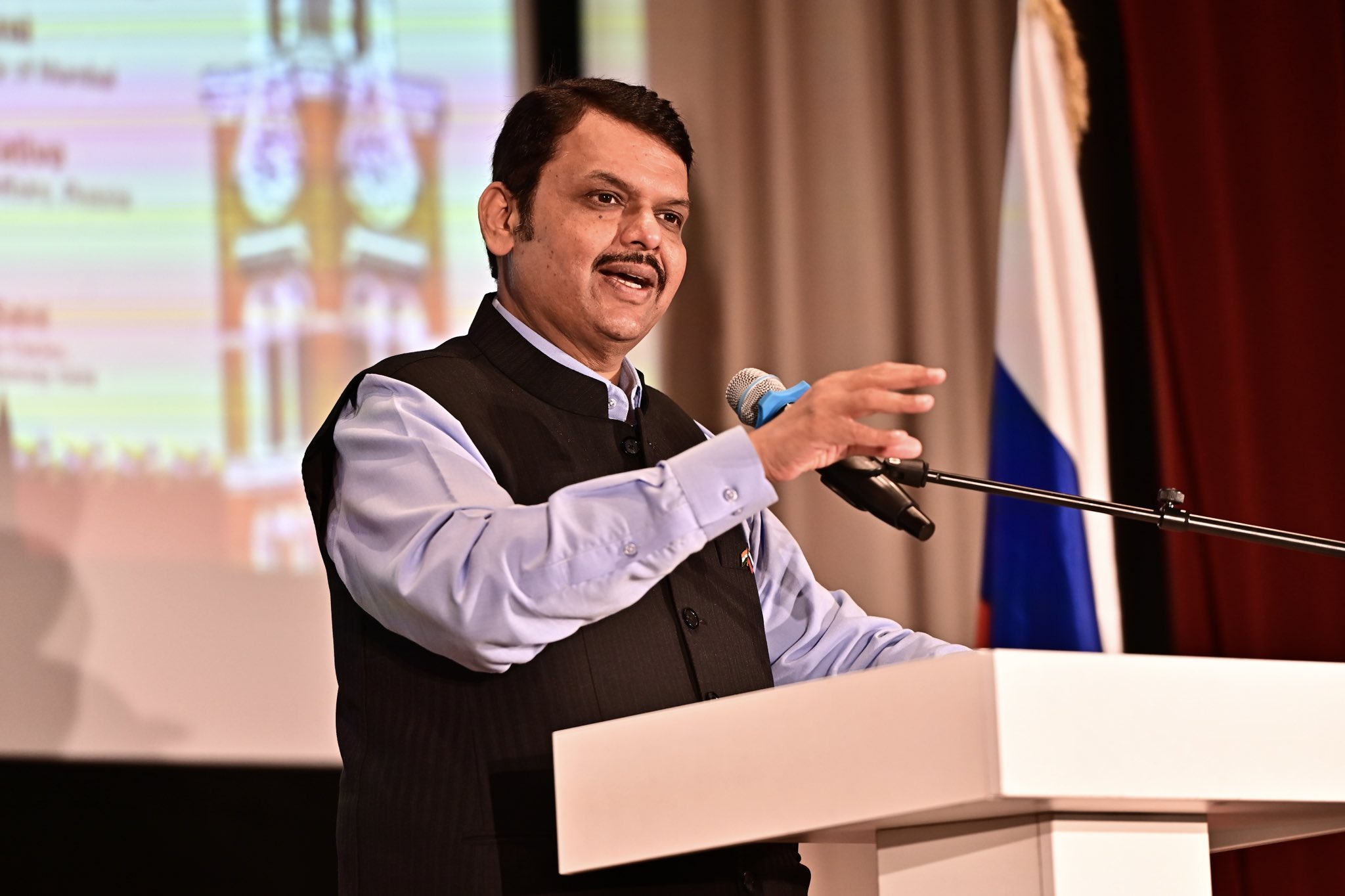 Devendra Fadnavis on Twitter: Devendra Fadnavis on Twitter: