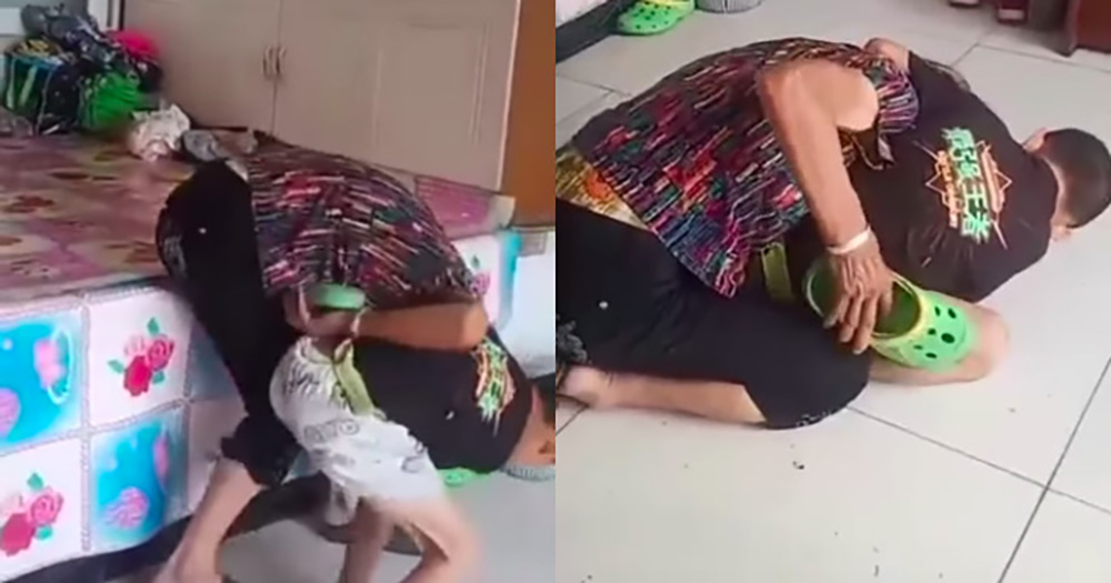 MothershipSG's tweet photo. Boy, 10, arrested in China for choking his grandmother until she stops moving after she beat him https://t.co/apgUizarmK https://t.co/mTK2WsbNDM