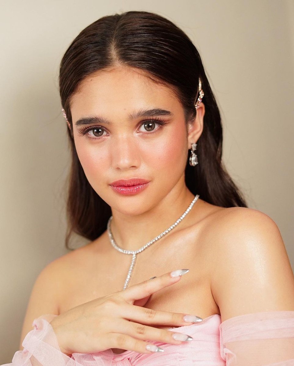 CrizaTaaOFC's tweet photo. Pink is Power 🌸

#CrizaEvolvesAt18
#CrizaTaa https://t.co/r8UerX2k92