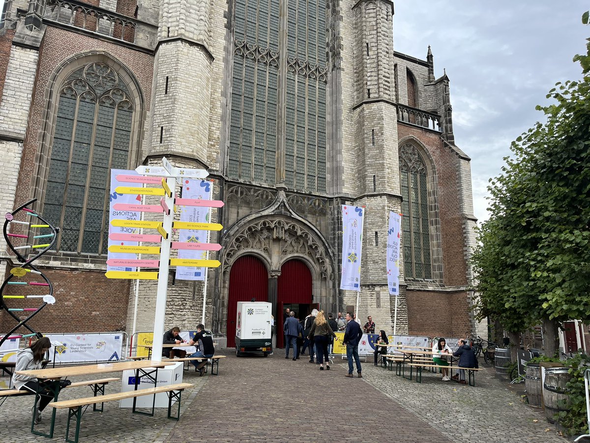 Zojuist bij de opening geweest van <a href="/EUCYS/">EUCYS2023</a> in de <a href="/Hooglandse/">Hooglandse Kerk</a> in <a href="/leiden2022/">Leiden2022</a>! Wat een fantastische start! Een zaal vol energieke #brightyoungminds uit 34 landen! Ik wens iedereen veel plezier toe in <a href="/Kennisstad071/">LeidenKennisstad</a> #daretotaketheleap