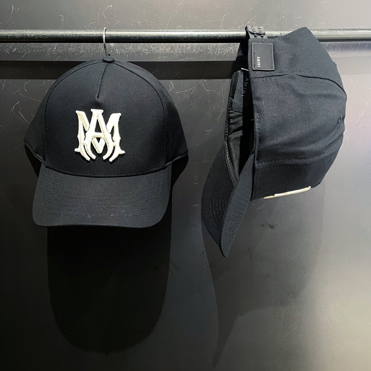 ARCH_WONDERCUBE's tweet photo. 𝐀𝐌𝐈𝐑𝐈

22AW
NEW COLLECTION

ロサンゼルスのファッションブランド。

世界中から厳選された上質な生地のみを使用し、繊細かつ丁寧な作業工程により構築されたプロダクトは、こだわり抜いたディテールと洗練されたデザインが特徴。

⁡⁡#amiri https://t.co/kV0RaQnOyN