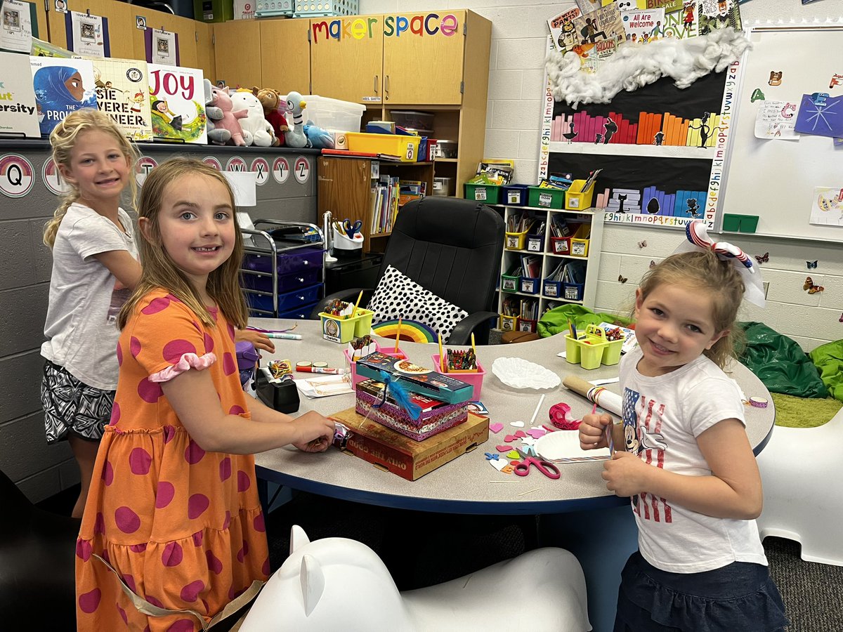 Makerspace in action with a STEM challenge inspired by <a href="/chrisvandusen/">Chris Van Dusen</a> book, “If I Built a School.” 🖍️📌✂️✏️🧶🧩🪛🔨🗳️📒🖇️📐 #birminghambrilliance <a href="/HarlanElem/">Harlan Elementary</a> <a href="/BirminghamPS/">Birmingham Schools</a>