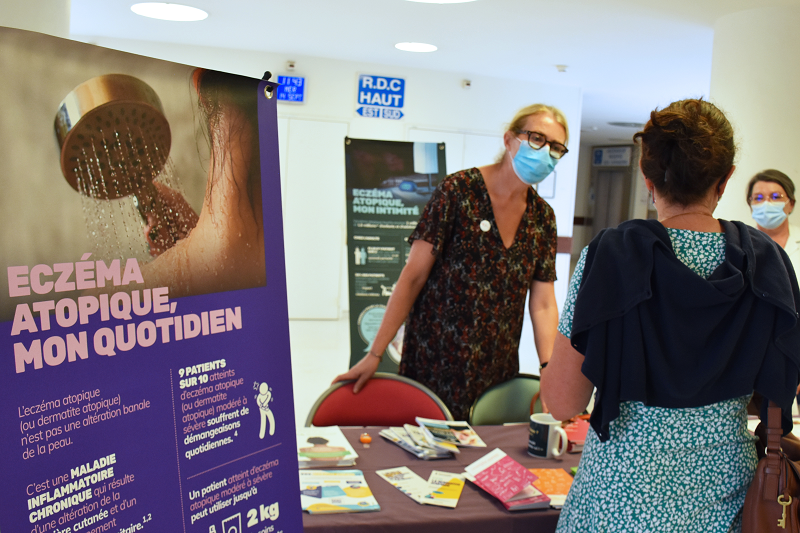 CHUnantes's tweet photo. [#AdDay] C'est la journée mondiale de l'eczéma atopique. Venez rencontrer les équipes de dermato pour mieux connaître cette maladie chronique.
Stand ouvert jusqu'à 17h dans le hall du rdc haut de l'Hôtel-Dieu.
🔎 Plus d'infos sur le programme EduDerm : https://t.co/Y8P6BDQcPZ https://t.co/LwYbHGjDGp