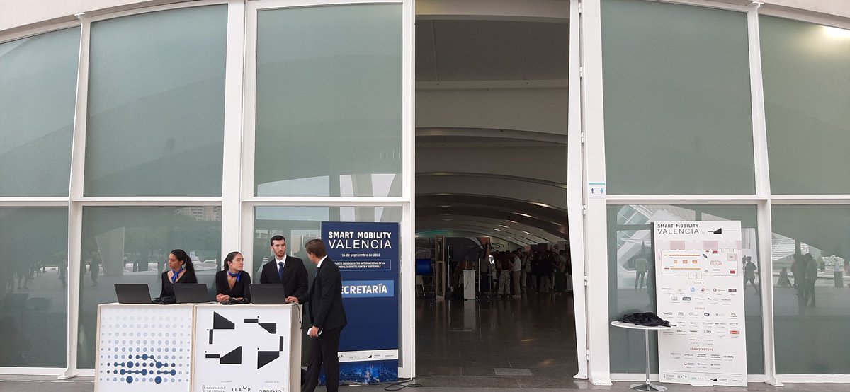 AlvaroAnguix's tweet photo. Hoy presentamos gvSIG Mobility,  planificador de rutas multimodal en #SmartMobilityValencia https://t.co/6Ty8tRlkE9