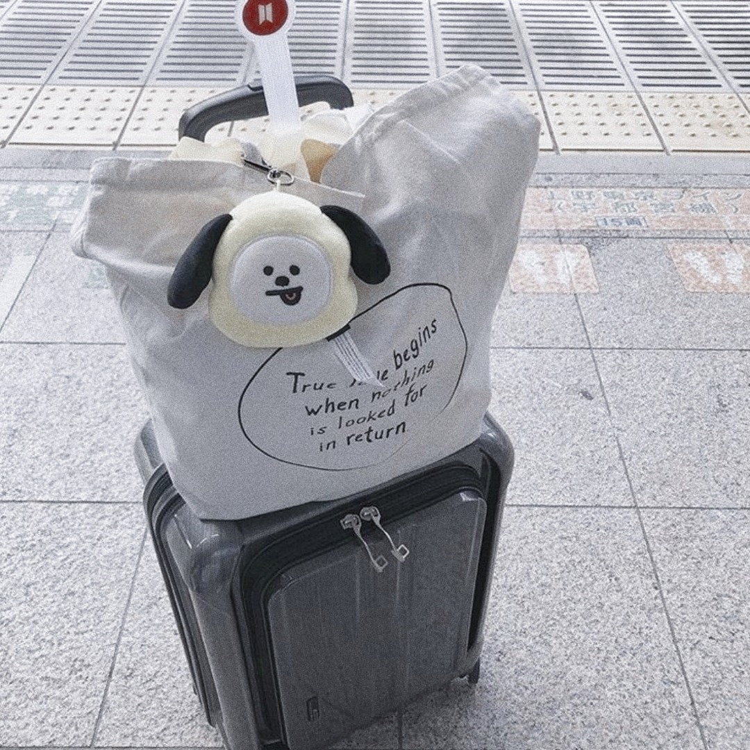 _hanjii's tweet photo. ᅠᅠᅠᅠ𑁯     命运     𖥦    (   𝚙𝚊𝚛𝚏𝚘𝚒𝚜 𝚕𝚎 𝚍𝚎𝚜𝚝𝚒𝚗 𝚎𝚜𝚝 𝚌𝚘𝚖𝚖𝚎 𝚞𝚗𝚎 𝚙𝚎𝚝𝚒𝚝𝚎 𝚝𝚎𝚖𝚙ê𝚝𝚎 𝚍𝚎 𝚜𝚊𝚋𝚕𝚎  )   𓈒ㅤ⤹  `ㅤ       
              𝄖    я простой человек, который скрывает тысячу чувств за самой счастливой улыбкой  ♡︎ ꒱ ˙𐃷˙ https://t.co/7FssMf41Zw