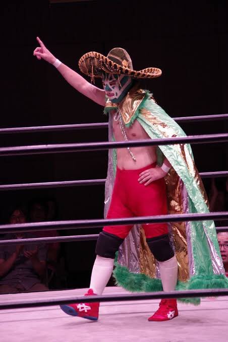 romacittaaperta's tweet photo. はがねさん渡米につき、11/13日Daisetzイベントのギタリストは私の大先輩である'学生プロレスの神様'

ブランコ・オギーソ

選手になります！

ご予約はわたしにDMもしくは
こちらで↓❤︎お願いします🙏
https://t.co/Rj1DhC0HTo https://t.co/xKcrND1kt8