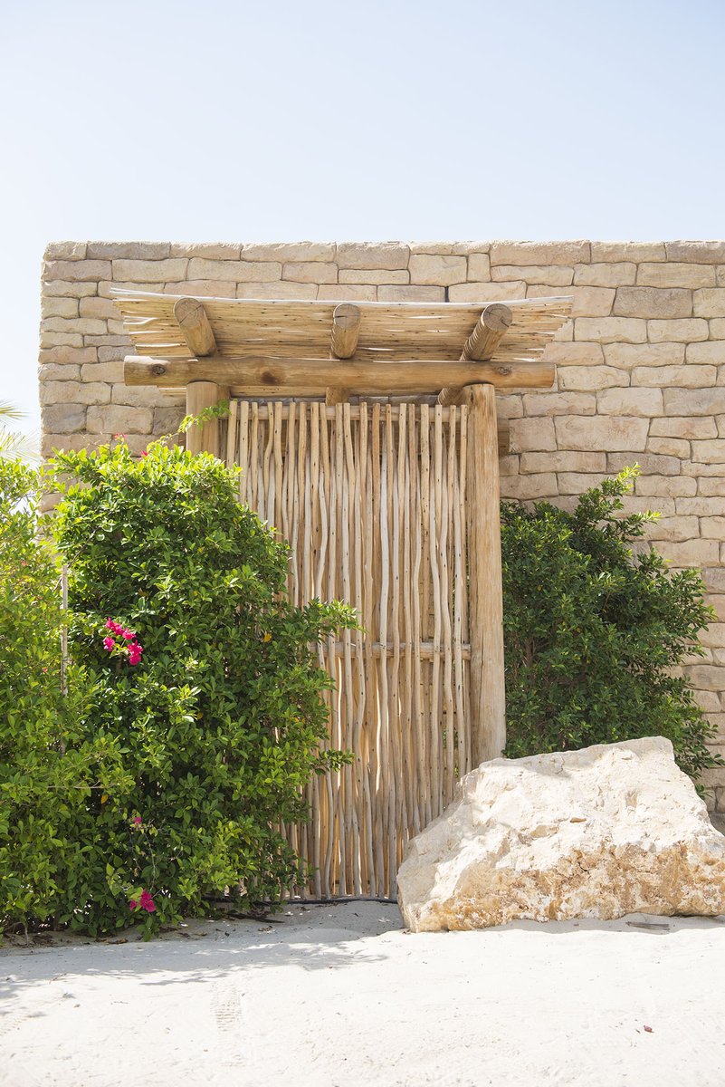 CapeReed's tweet photo. Raising a timber screen structure can be an ideal option to enhance the overall look of your backyard. People often use timber since it is known for its durability. 

Take a look: https://t.co/pRQtsT8fxu

#Timber #Screen #TimberSCreen #Laths https://t.co/QjxyuqJinZ