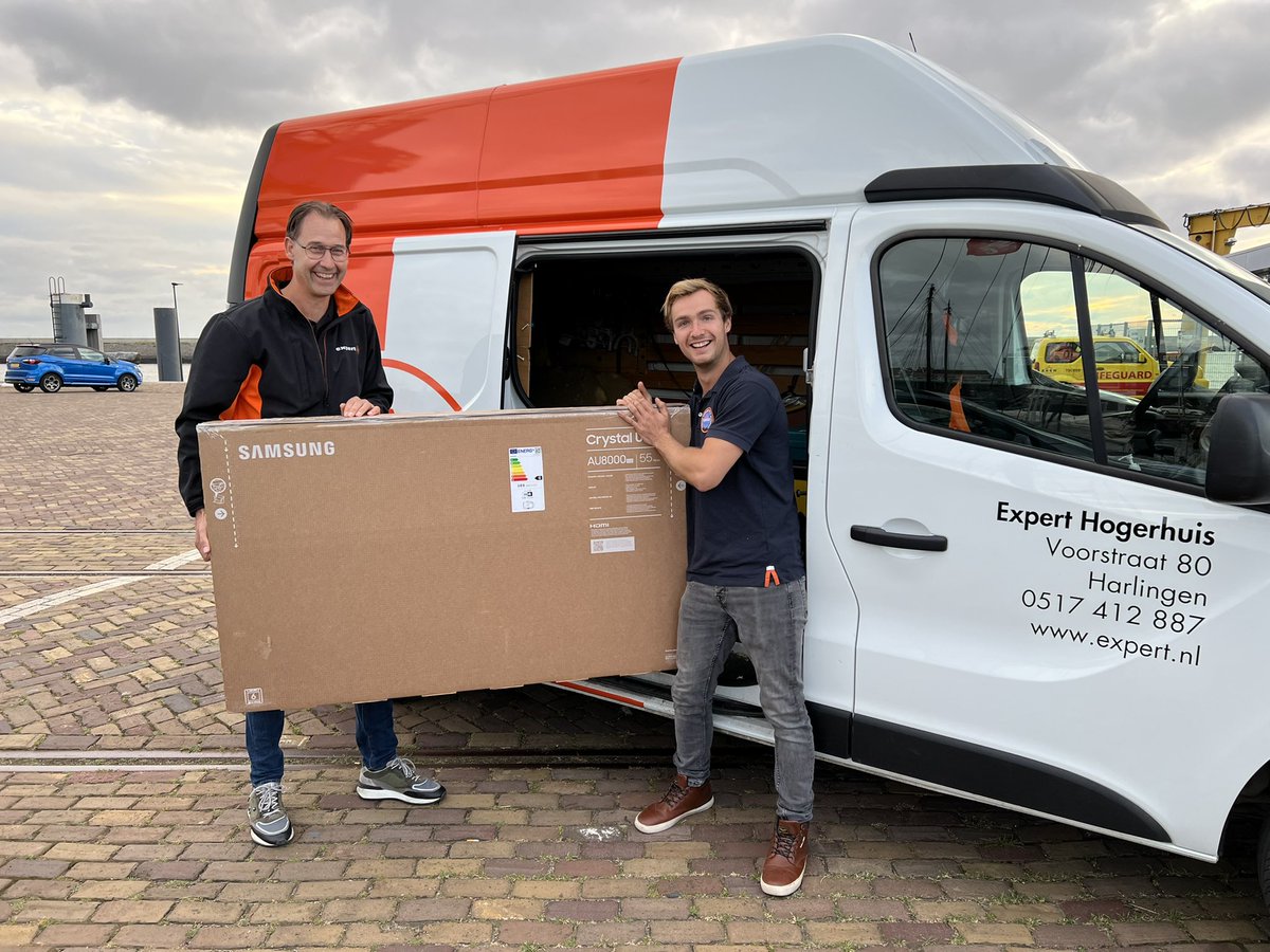 Gisteravond een verrassing ! Expert Harlingen bracht gratis een nieuwe tv!  Voor instructies etc, top. #harlingen #fryslan #Terschelling #wadden