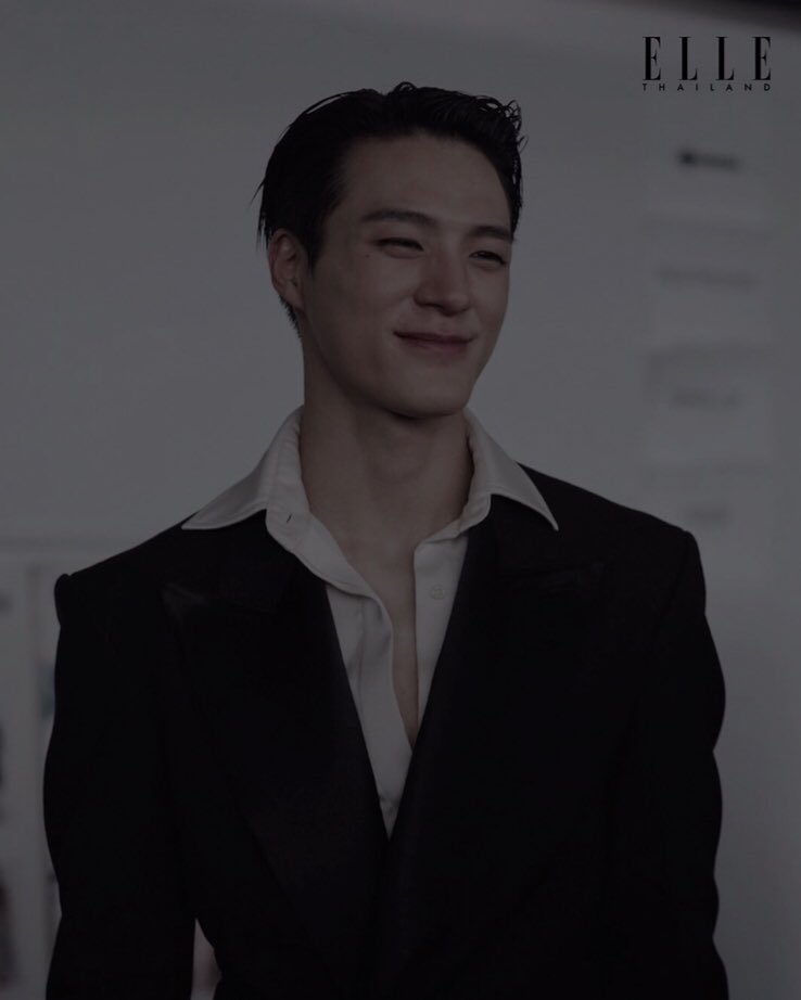 not only vogue, but even the world's largest fashion magazine also had to participate. thanks a ton, elle.