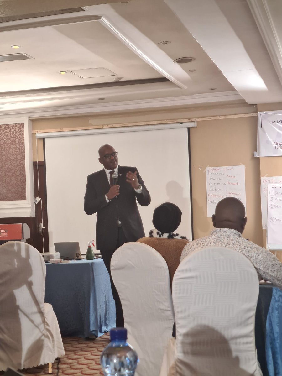 StoehrAriane's tweet photo. How can we amplify voices from #Borderlands civil society organizations? Fruitful discussions and brainstorming with #CSO from #Ethiopia #Kenya #SouthSudan  #Uganda organized by #AUBorderProgramme @AUC_PAPS &amp; @LPI_voices https://t.co/bCar4hP28B