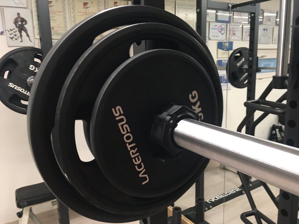 RBronzini's tweet photo. Sempre più in forma squat con 100kg https://t.co/w5DDhfrciq
