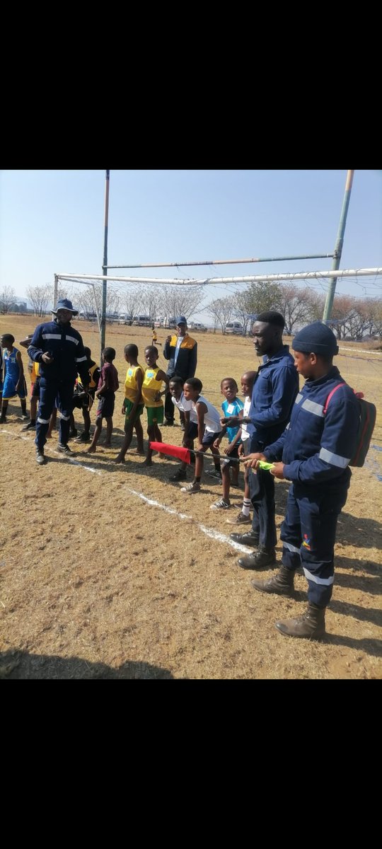 wo_fire's tweet photo. The #WOF_LIM Alma team joined forces with the learners of Laerskool Alma who were participating in a Sports Day.
In living the #WOFValues and #MakingADifference, the team assisted with first aid services to learners who were injured during the sports games.
@environmentza https://t.co/sThFnKbREU