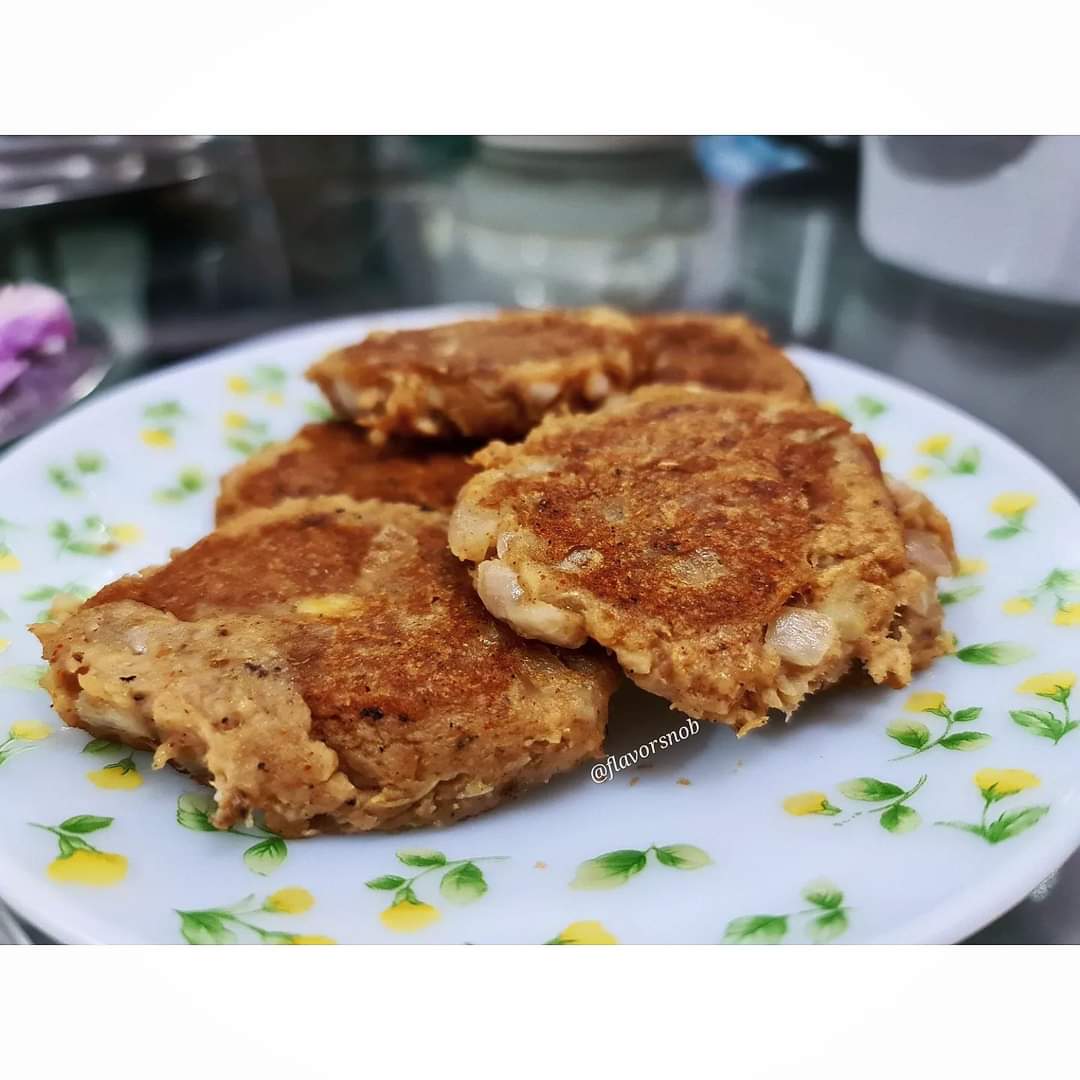 stutiroy1's tweet photo. There is something about homecooked meals. These #tikkis (with raw banana and potatoes) were made from scratch and boy were they delicious 😍
#2022goals #lovefood #foodpics #foodphoto #instafood #instapic #foodphotography #foodporn #foodonmymind #nodiet #chaat #aloo #tikki https://t.co/VvA1um8sll